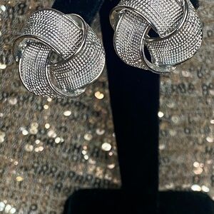 🌸Silver Knot Earrings🌸